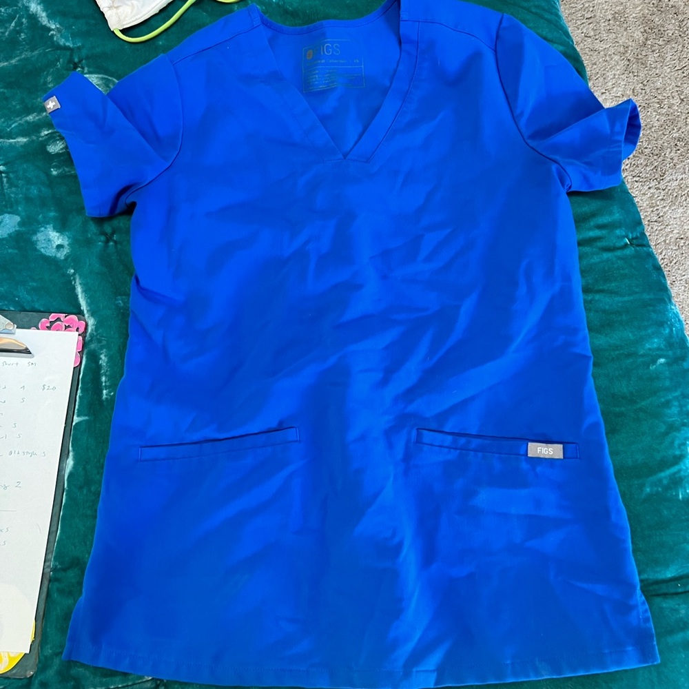 Figs Casma top